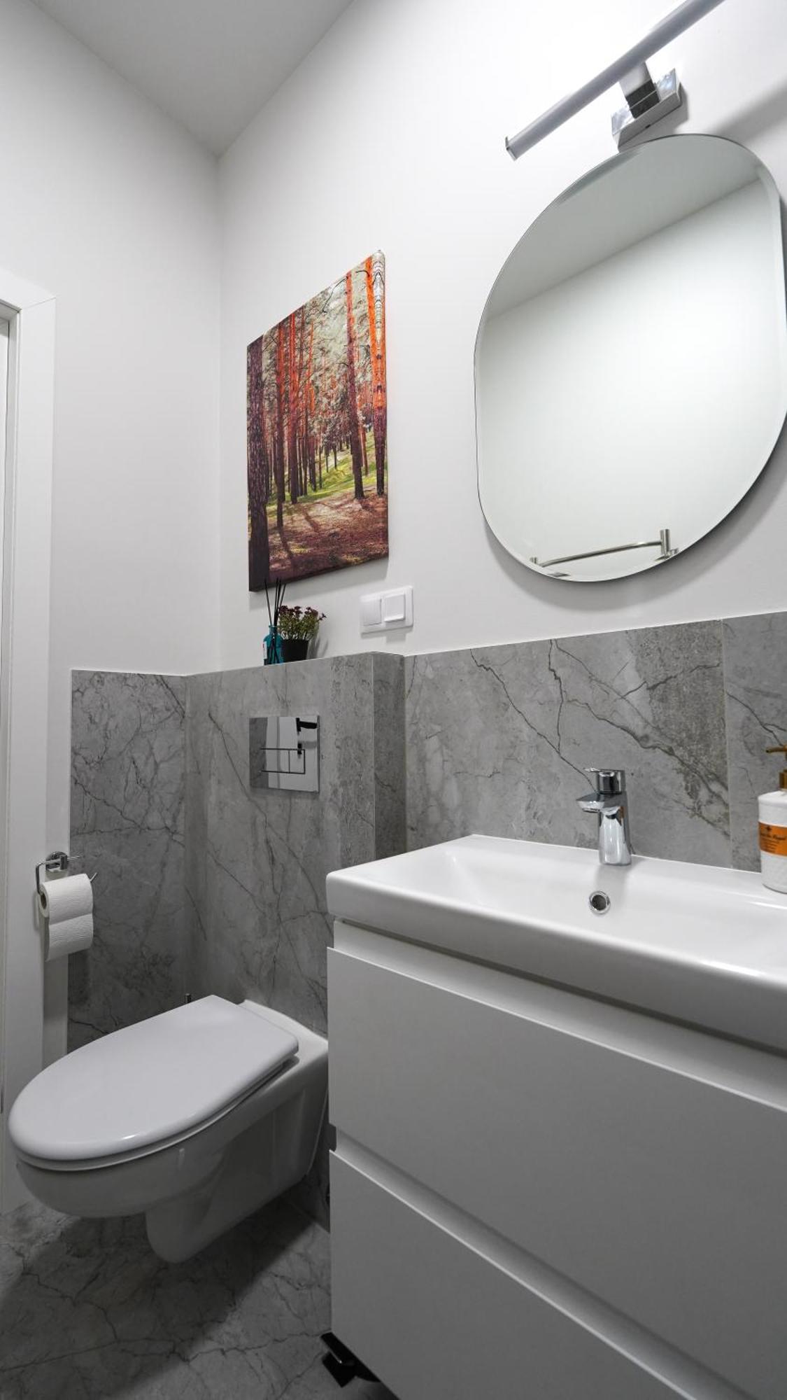 קובנה Amber Light Self-Check-In Apartments מראה חיצוני תמונה